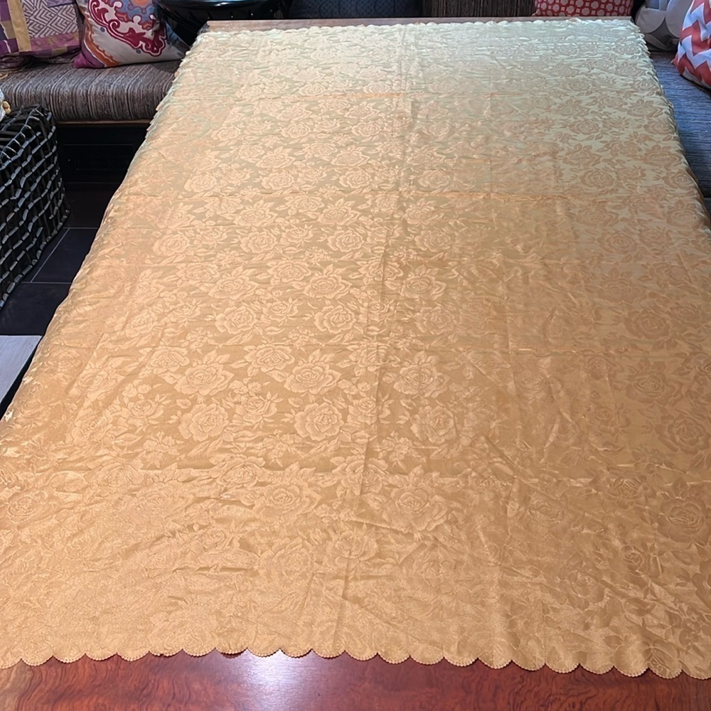 94” x 56” Washable Damask Yellow Gold Rose Floral Scalloped Edge Tablecloth